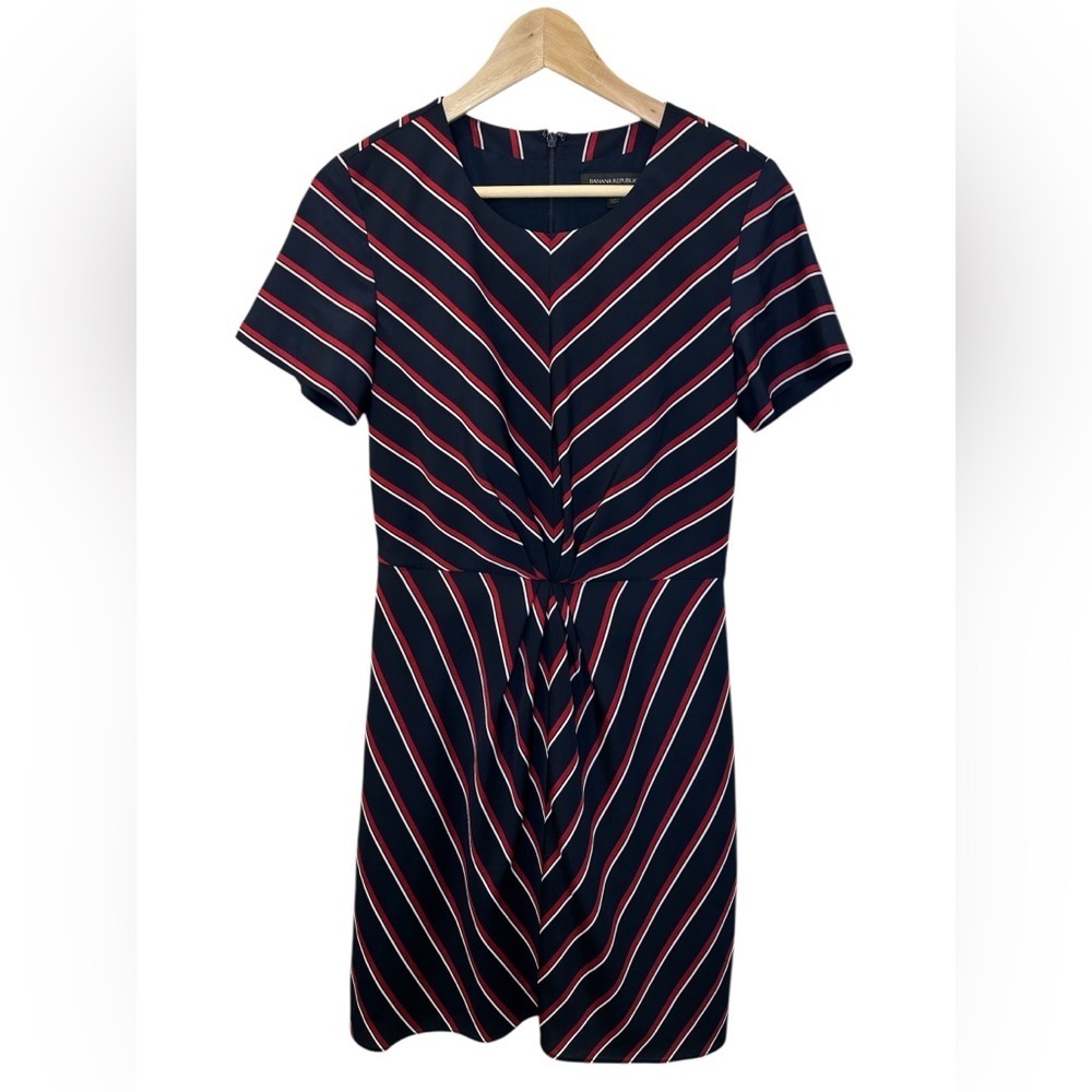 Banana Republic Navy Red White Chevron Striped Pleated Dress Size 4 EUC - Picture 4 of 8